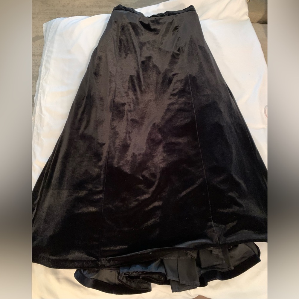 Tom Barra Collection black velour skirt with crinoline for a full skirt!
